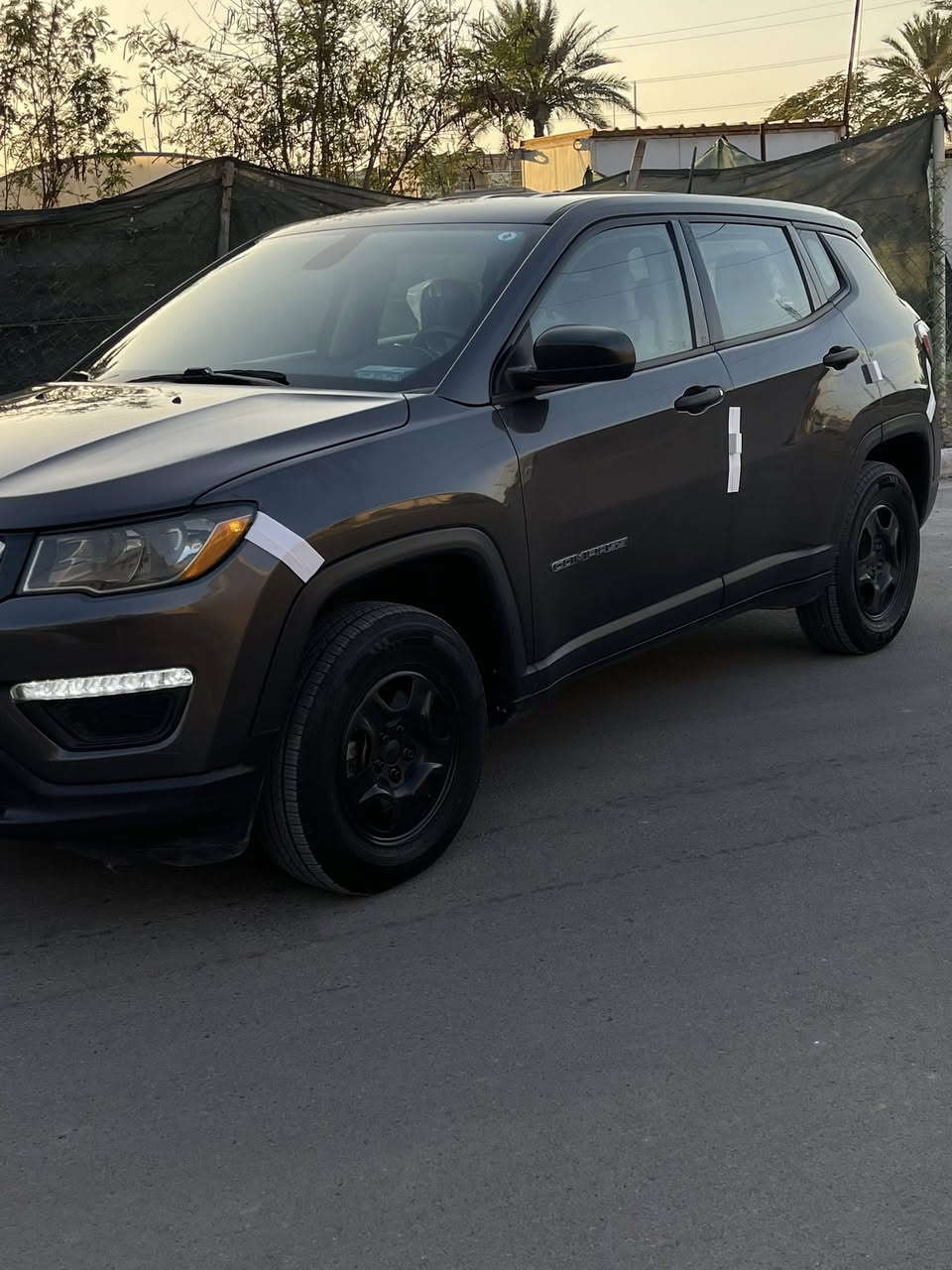 السلام عليكم 🫡
جيب كومباس 2018 رقم بغداد باسمي تحويل ثاني يوم .. 

ماشيه 75 الف كيلو وليس ميل 

كير مكينه تبريد كهربائيات على وضع الشركه ومابيهه اي نقص .. 

السياره عليها ادامه كامله من كلشي جديد ودهن جديد 

فور ويل 4❌4 
مانع انزلاق 
سايد بريك بصمه 
اوتو هولد 
تشغيل عن بعد 
داش كام 
______

أربع وضعيات قياده 
طين 💦 
رمال 🐫 
جليد ❄️ 
جبال ⛰️
——————

حادثها جداً حلو بالنسبه لخواتها جاملغ وباب جهه الصدر بدون دواخل مكفوله…. 

مكاني بغداد الشعب بيع او مراوس شعندك نزل شراي اتصل لو واتس وتدلل ((سعر مناسب جداً))
***********
