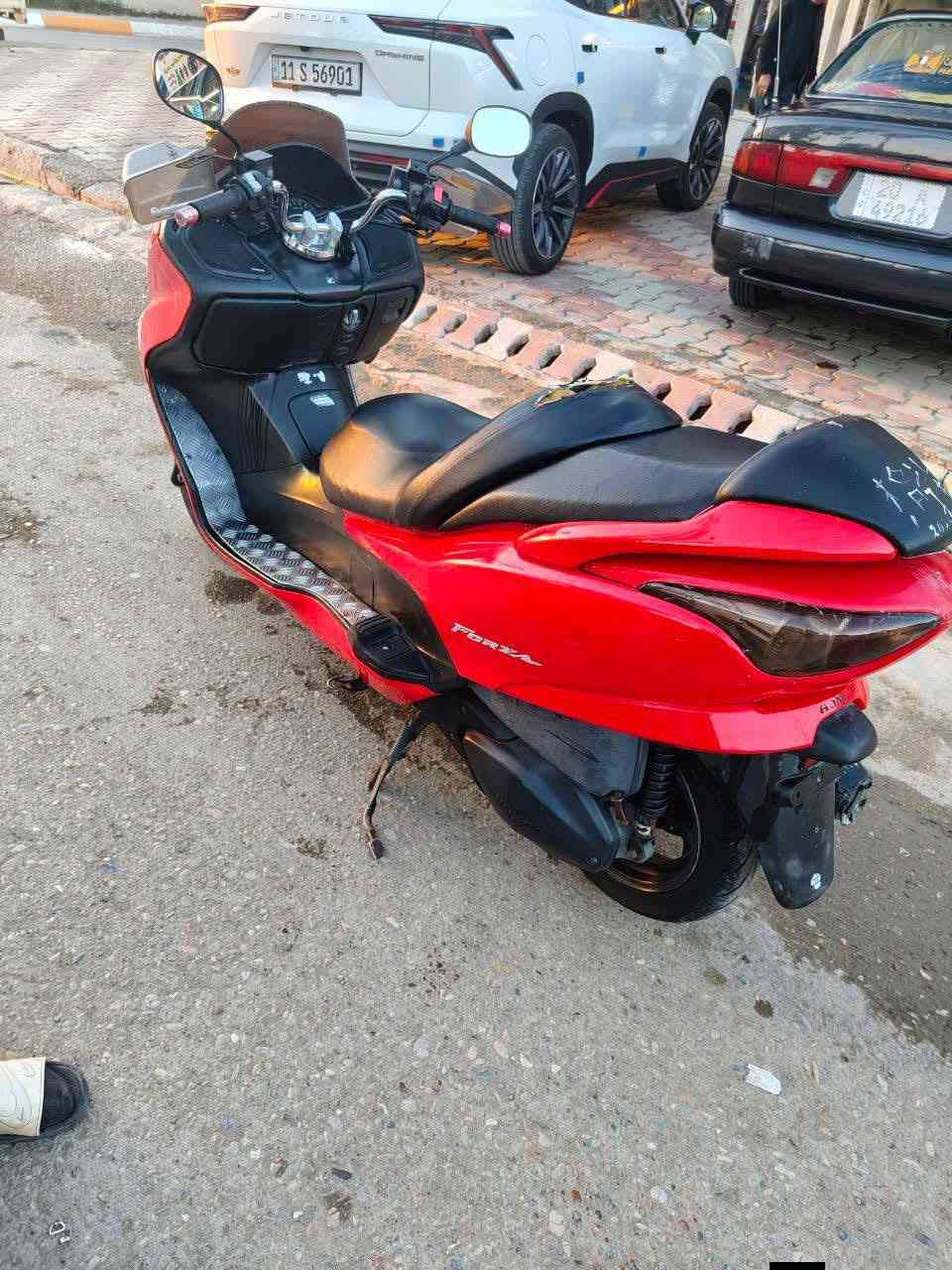 السلام عليكم دراجه فورزه دراجه جديدة محرك ايخبل ما مفتوح ناعمه شلعه ومعدل فول دبل اشاره تايرات جدد كهربائيات كلها شغاله دراجه بلاديه السعر مليون مكاني ديالى بعقوبه *********** متواجد واتساب
