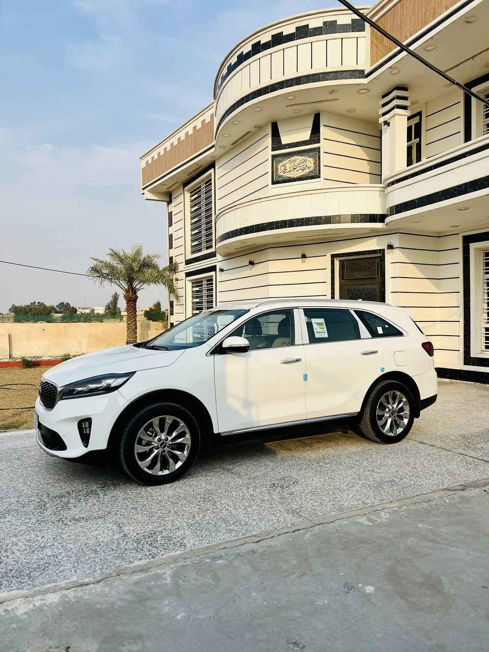 السلام عليكم سورنتو خليجي شركه الدوليه
فول موصفات عده بنرومه 

موديل 19جديده بوضع شركه 

رقم بغداد هزه وسنويه كله جاهزه بسمي تحويل مباشر 

كشنات كهرباء +جلد 

جنطه كهرباء .7راكب 

محرك 6سلندر 

تبريد شاشه وشاشه ابل كار 

تحكمات وحساس امامي خلفي ومري شفط 

بصمات 2وبصمه سياره كتلوكات والعده ممفتوحات 

سبير مانازل ويل كروم تبريد 3قطع 

باقي موصفات المعروفه 

سياره مكفوله من صبغ وفتح وتبديل فقط بارد باب خلفي بسيط كلش باقي مكفول 

عنوان بغداد 

لسعر 238بيها مجال بسيط 

***********
