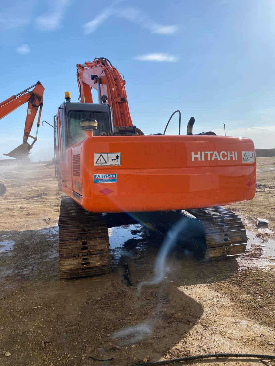 السلام عليكم حفاره زت عادي 200 للبيع مرقمه رقم قادسيه نكليزي حداديه جديده فقط مضخه مفتوحه الاستفسار والاتصال عله هاذ الرقم ***********-***********
