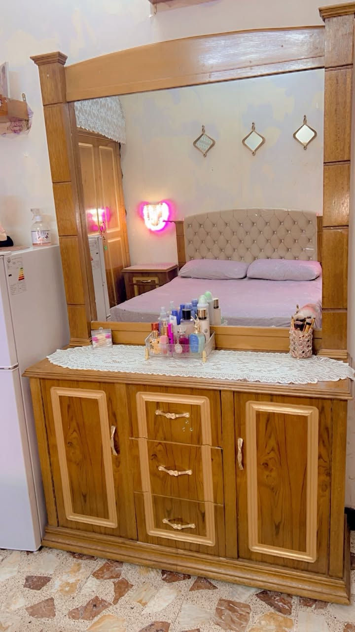 السلام عليكم
غرفه صاج تسكام خشب درجه أولى الغرفه من 6قطع  

مستخدمه بسعر٧٠٠ وبيها مجال للشراي العنوان بغداد


**إذا كنت صاحب هذا الإعلان وتريد حذفه لأي سبب، رجاءا أرسل رسالة إلى الدعم الفني**