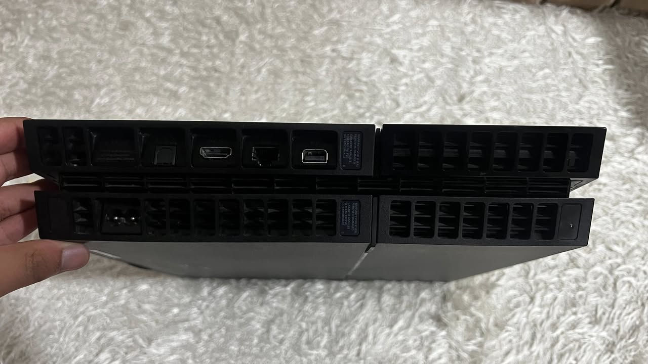 سلام عليكم
جهاز PS4 Fat نظيف جداً وبحالة ممتازة، مامفتوح واستخدامه قليل جداً. يعمل بنظام 11.50 (قابل للتهكير)، ويتميز بأداء هادئ وبدون حرارة زائدة.
• الملحقات: جويستيك أصلي + جويستيك تجاري + كيبل HDMI + كيبل الكهرباء.
• المميزات: شرط الفحص + يتوفر توصيل لجميع محافظات العراق.
السعر :- 260 و بي مجال للطيبين 💸
• للاستفسار خاص و تدلل 🤍🤝


**إذا كنت صاحب هذا الإعلان وتريد حذفه لأي سبب، رجاءا أرسل رسالة إلى الدعم الفني**