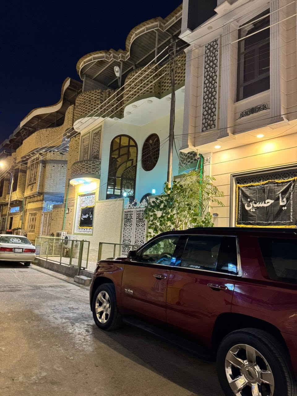 السلام عليكم
تاهو موديل 2016 LT
تقرير غرق داخله تعمل وتسير 
بيها 4 قطع كلير اثر جراد بدون حادث 
رقم جديد انگليزي بغداد مشروع وطني بأسمي 
كراسي جلد اصلي 
كراسي 2 كهرباء 
كراسي خزن ميموري 
كراسي ( تدفئه + تبريد)
كراسي خلفيه كهرباء
تبريد 3 قطع 
شحن هاتف لاسلكي 
رادار 
كروس سرعه
فول تحكم ستيرن جهتين امامي خلفي 
ستيرن كهرباء
صندوق كهربائي شفط  
شاشة امامية كبيرة بلادية كاربلي 
كامره خلفيه 
قاصه سريه
مري جانبيه كهربائيه
مكينه وگير كفاله 
تخم تاير 
تبريد ثلج 
لايتات زنون 
عنواني البصرة الجمهورية 
للأستفسار ***********
 ***********
