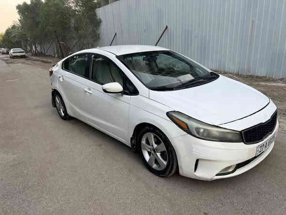 السلام عليكم 
للبيع كيا فورتي 
موديل 2018 
رقم ذي قار دولي
وارد امريكي 
تحوليل مباشر
تنباع عله وضعهه
السياره شغاله وتمشي
كير ومكينه تبريد وحداديه كله فول
مكان السياره بغداد المشتل 
السعر ٧٥ وبي مجال بصيط
***********
