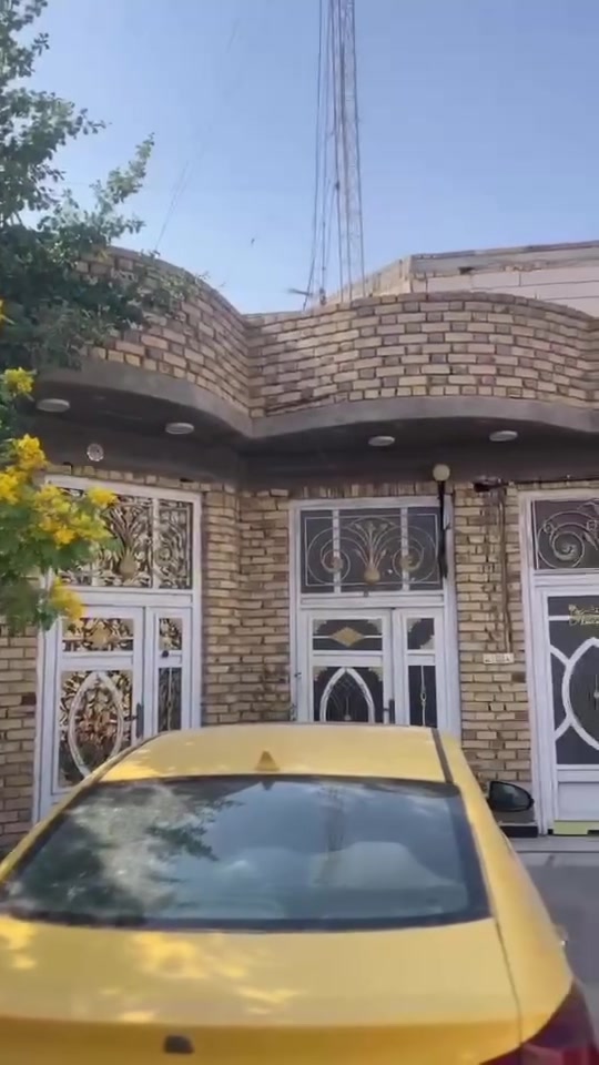 بيت طابقين زراعي مساحة 220متر  بيت جديد ونضيف الطابق الاول يحتوي ع غرفتين وصاله واستقبال ومطبخ وصحيات داخليه وخارجيه الطابق الثاني يحتوي ع غرفتين وصاله وصحيات البناء طابوك صب كونكريت (ملاحضه ) فوك البيت برج مال نت اشتراكك بلاش وتاخذ ايجار من ابو النت 75 الف العنوان حي المعدان قريب ع بيوت المالكي للاستفسار الاتصال ع الرقم ***********

