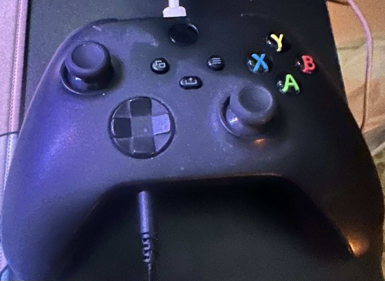 اكسبوكس سيريس اس للبيع..!
اكسبوكس سيريس اس مساحة تخزين 1tb يعني 1000gb
لون اسود مع كامل ملحقاته الاصلية والكارتونه
وسعر 400,000 وبي مجال للتواصل ***********
