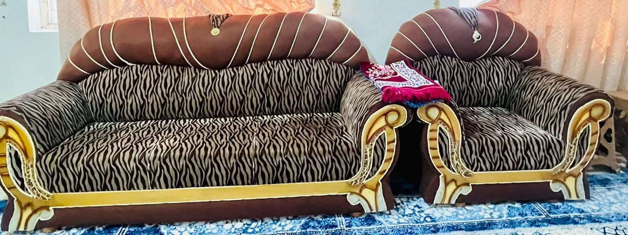 سلام عليكم
عندي تخم قنفاق رئاسي مستخدم للبيع عباره عن اربع كراسات وقنفتين كبار وهاي صورهن مكاني العبيدي سعرها 400 وبيها مجال او تواصل على الواتساب ***********
