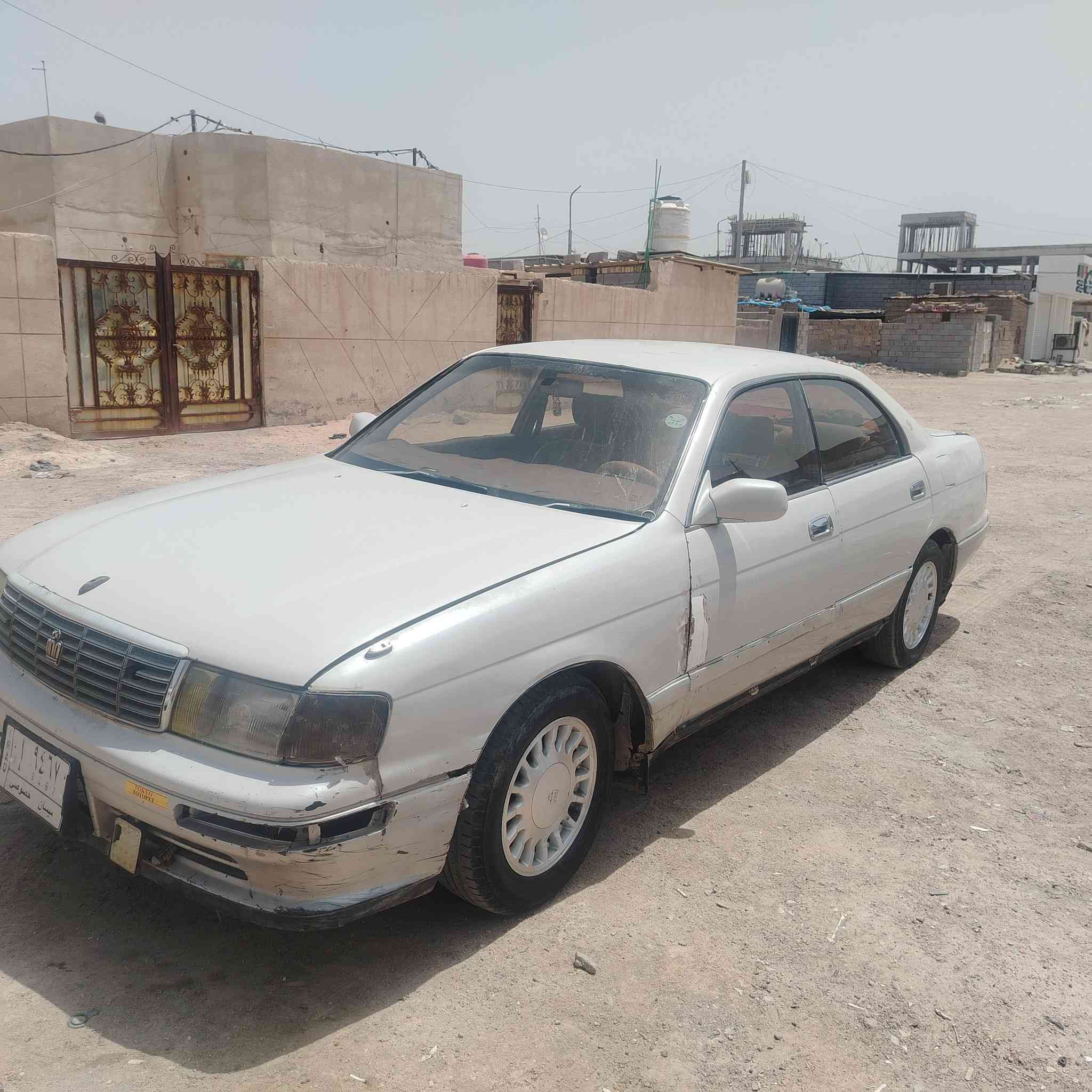 بطه كراون موديل 93 سنويه منتهيه مكان البصره الحكيميه ابيع كوم حديد وهذا رقمي *********** ابيع كوم حديد بيهه بكن
