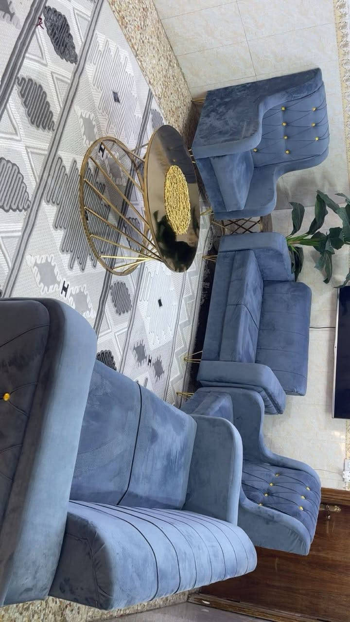 7 مقعد 💺  خشبه ابلوك  بدون ضرر  السعر. 175 
*********** ..واتساب
