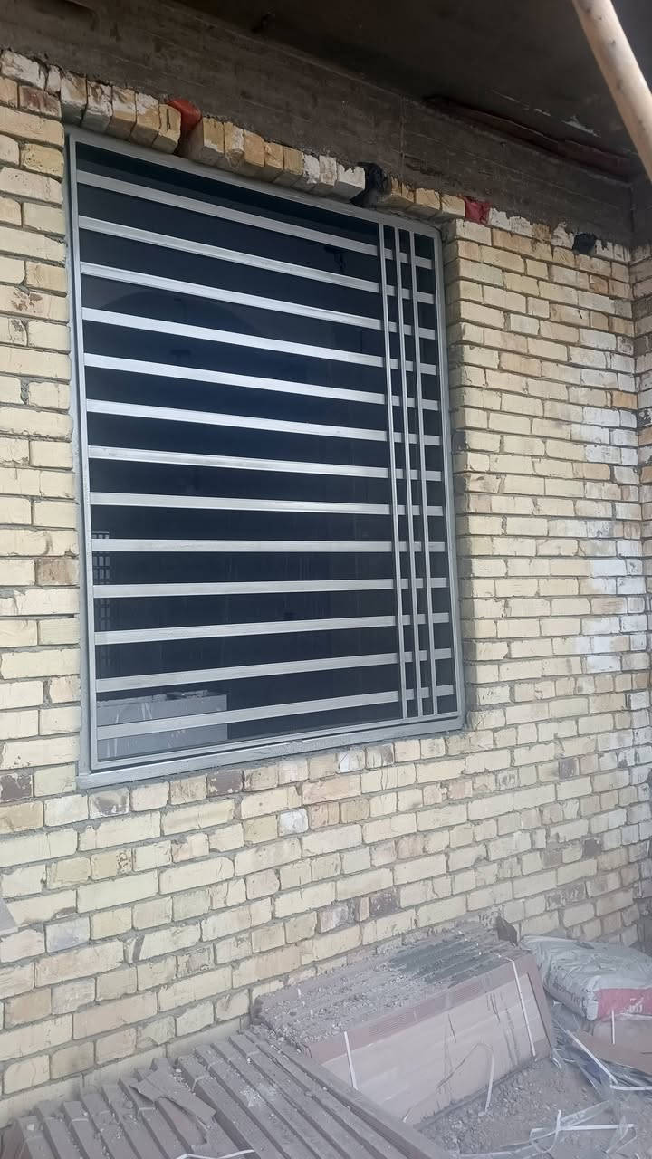 السلام عليكم صباغ كافة الابواب والشبابيك وصبغ الجدران كافة والمنازل والواجهيات شغل درجة أولا واسعار مناسبة والماعدة بلاش رقمي ‏‪***********‬‏ اتصل وتدلل أو واتساب
