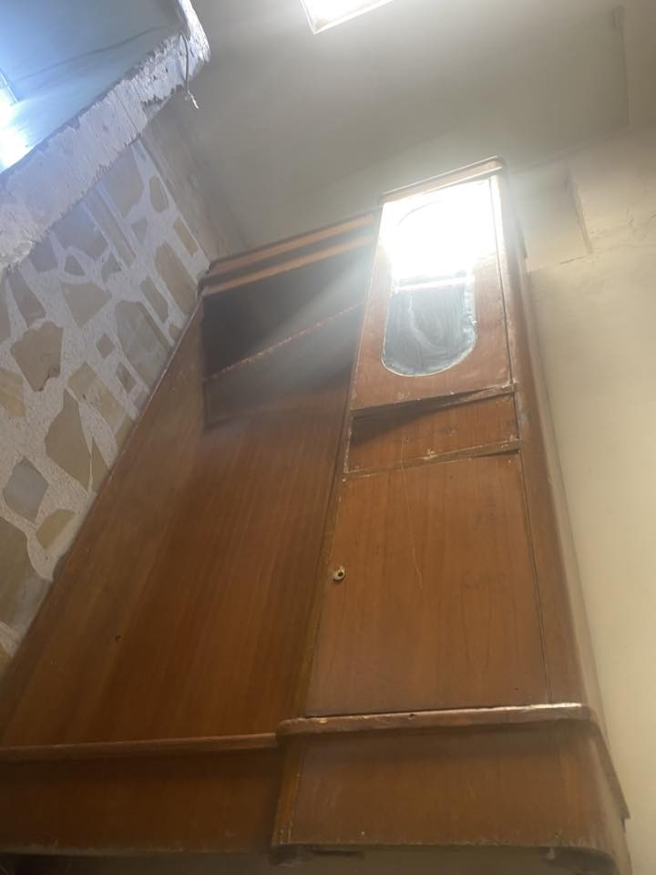 للبيع ثلاجه شغاله جديد وثلج نقصها بٰسہ جرارات ثنين يمكن ومبرده نقصها بٰسہ ماطور وكومدي   ثلاجه 60. ومبرده ب10 وكومدي 5 مكاني بياع شهداء رقمي *********** كرار
