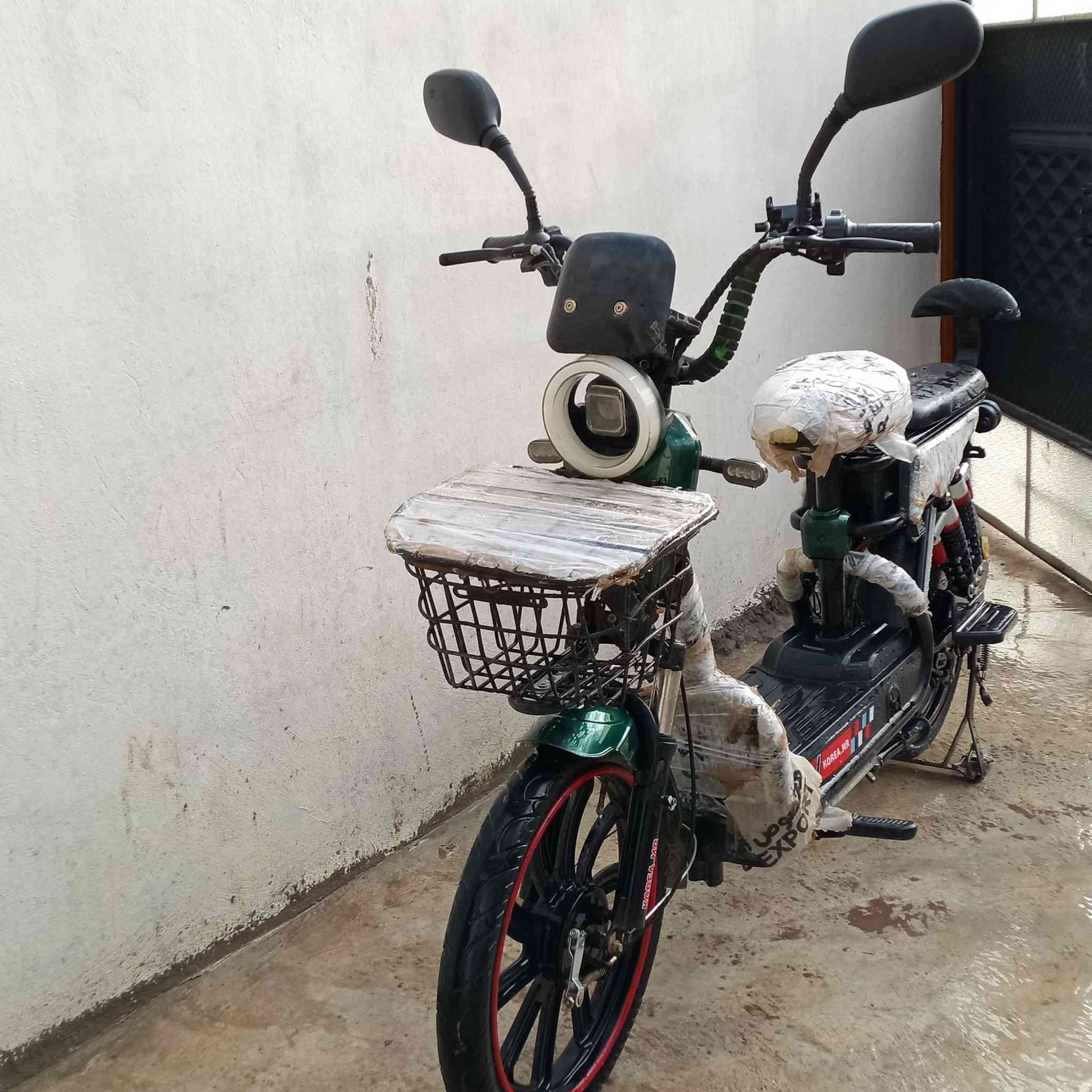 دراجة شحن للبيع  KOREA. MR
موديل 2024

بطاريات فوول 

دبل اشارة 

اشارة جانبية 

لايت 

سرعة 99

5بطاريات 

السعر 350 وبيه مجال 

مكان كركوك

للتواصل ***********
