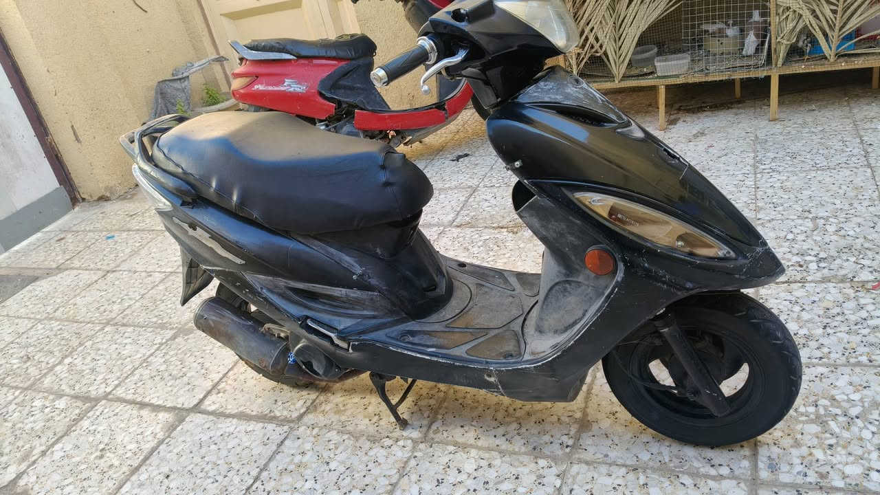 سلام عليكم دراجه كامكو جي فور للبيع دراجه نضيفه مكينه مفتوحه مجفته مكينه ناعمه حلوه نهضه معدل كهربائية كله شغاله مانقصه شي السعر 325 وبيه مجال مكاني نجف كوفه حي ميسان رقم ***********
