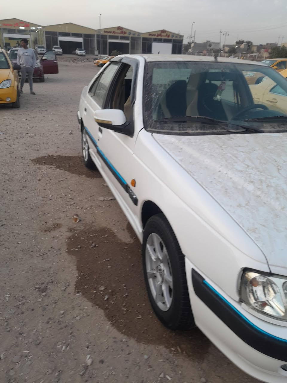 سلام عليكم سياره بيجو بارص موديل ١٨ سياره حلوه خير من الله تخم تاير كهربائيات كلهه شغاله كير مكينه خير من الله تبريد ثلج بيع او مراوس حسب القناعه لسعر٥٠ورقه وبيهه مجال مكان بغداد العبيدي رقم الهاتف ***********
