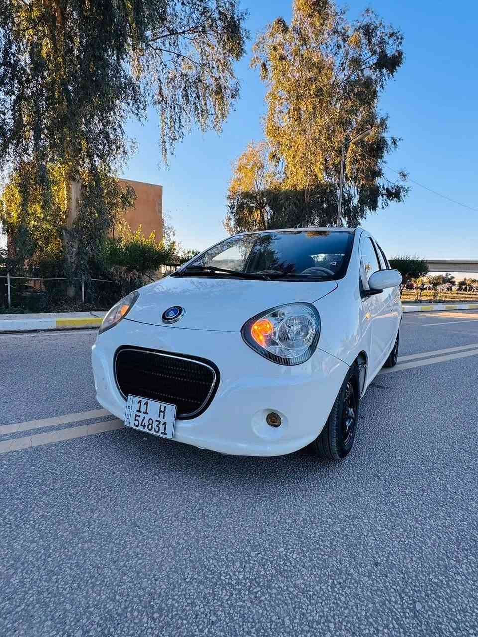 السلام عليكم

باندا 
موديل 2013
رقم بغداد أنكليزي 
گير اوتو 
بيها جاملغين صبغ وباب للجمالية فقط بدون حادث
جاهزة من كلشي
مكينة 
گير 
حدادية
تخم تاير 
تبريد 
شاشة 
كامرة
مكاني بابل مسيب
***********
