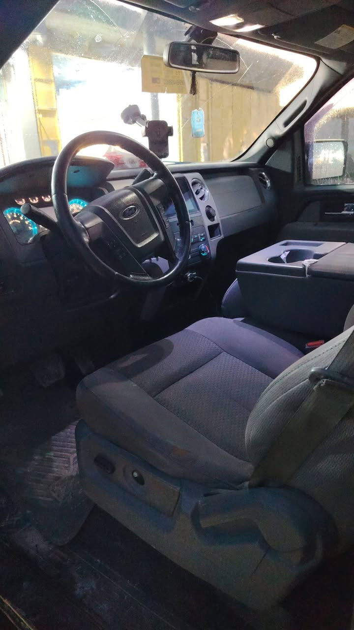 من رخصت الادمن فورد f150موديل ٢٠١٢باب طويله وبدي كصير محرك ٦سلندر دبل تيربو السعر ١٤٠ويبها مجال المكان النجف ***********
