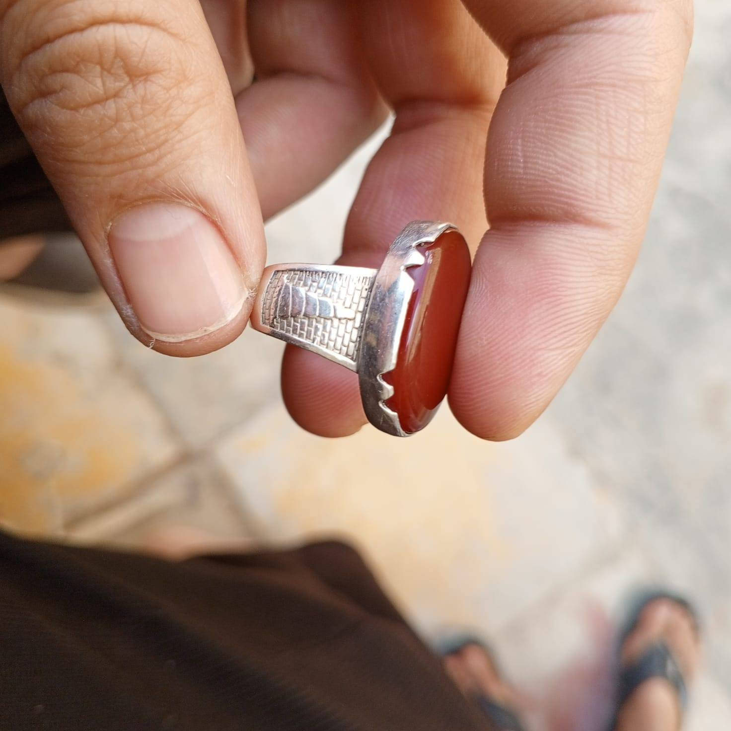 سلام عليكم خاتم عقيق يماني الكبدي الفضه عيار ثقيل وقديمه شغل يدوي مكاني حله أبي غرق رقمي ***********
فقط فقط واتساب لاتتصلون ع رصيد خطي متوقف بس بيه واتساب
