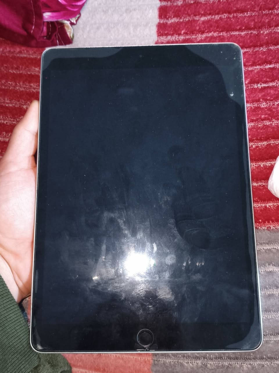 سلام عليكم
ايباد 9 للبيع او المراوس ببلي 4 او اكسبوكس سيريس

ذاكرة 64

نضيف حييل مامفتوح ولا مصلح نهائياً وشرط شخط مابي وحتى لزگة الشركة ما مبدلها
بطاريته ما اعرفها شگد لان ماتطلع، بس مايصرف شحن ويمشيك اقل شي 4 ساعات صافي بالبوبجي، 
60 فريم ببجي
ملحقاته، شحانة وباكيت. 
سعره 300 وبي مجال واللي يريد خل يراسلني خاص


**إذا كنت صاحب هذا الإعلان وتريد حذفه لأي سبب، رجاءا أرسل رسالة إلى الدعم الفني**