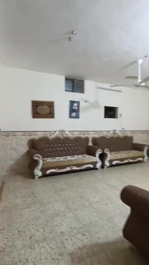 السلام عليكم
للبيع
المساحة ٢٠٠ متر
سند ٢٥ زراعي
يحتوي على غرفتين غرفة سويت وغرفة اعتيادية حمام داخلي مطبخ حار وبارد استقبال وصالة حمام خارجي طرمة والفرع واسع
ام الاعضام قرب المصابيح فرع الأول بيت اجحيل
كافة الخدمات
البناء طابوق
البيوت من جهة واحدة
*********** 
***********
السعر مناسب
