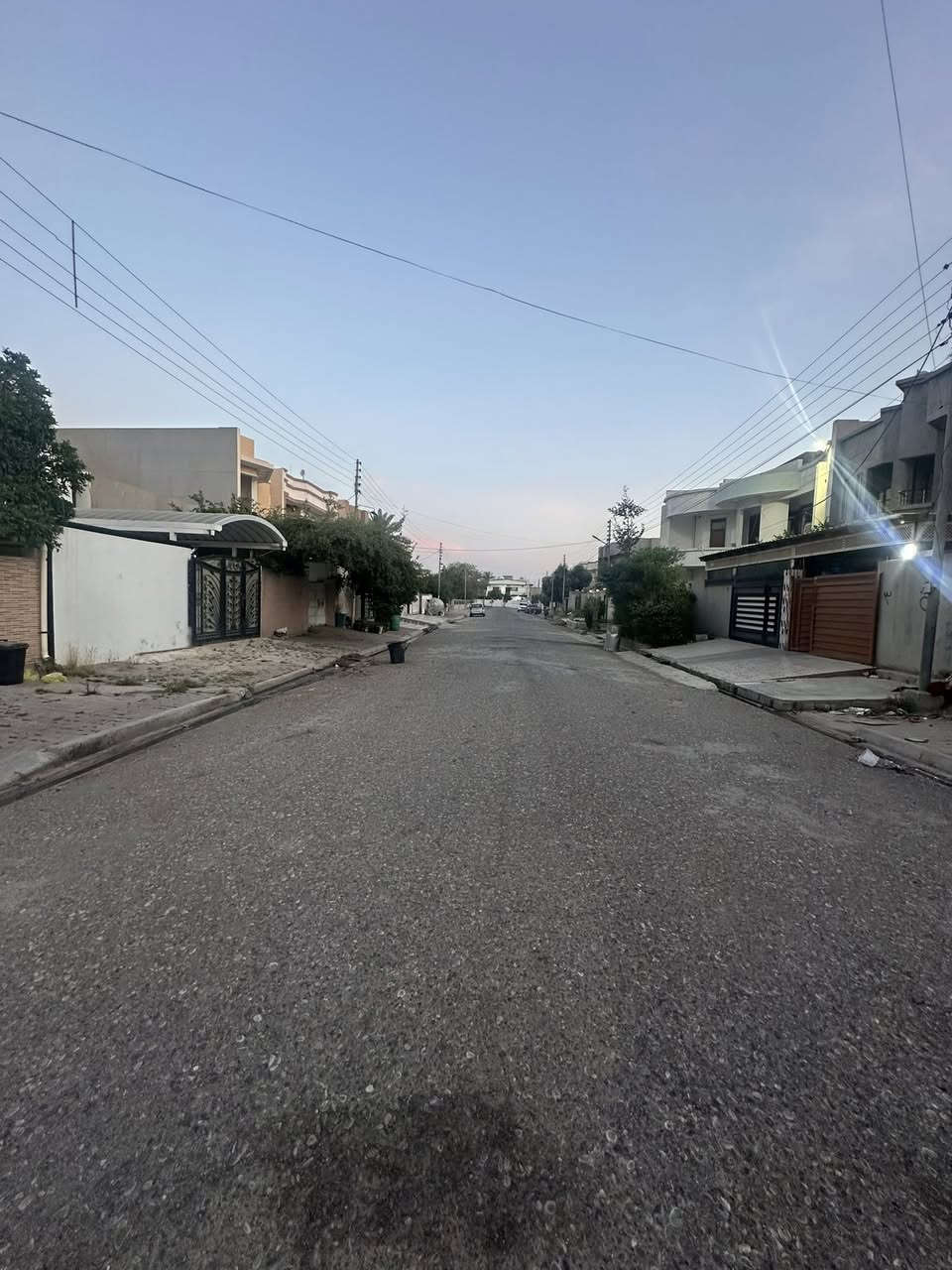 دار للبيع بحساب قطعه 338 متر واجه 13 ونص متر العمق 25 متر في ارقى موقع مميز شارع 20 متر علما ينباع كشكل قطع او مناصفة وانت تستلمة كاع صافي
الموقع كركوك القادسية الثانيه خلف جامع صادق الامين وقريب من الشارع العام 
السعر الكلي : 240 مليون وبي مجال 
والسعر النصف : 120 وبي مجال 
وينباع 125 متر ايضا بواجه 5 متر 
***********
