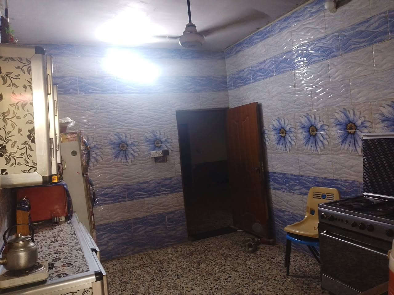 بيت البيع مساحه 180 متر زراعي يحتوي على 4غرف مطبخ واستقبال وصاله جسر ديالى حي لسلام قرب شبكته ابو سماعيل سعره على الخاص ***********
