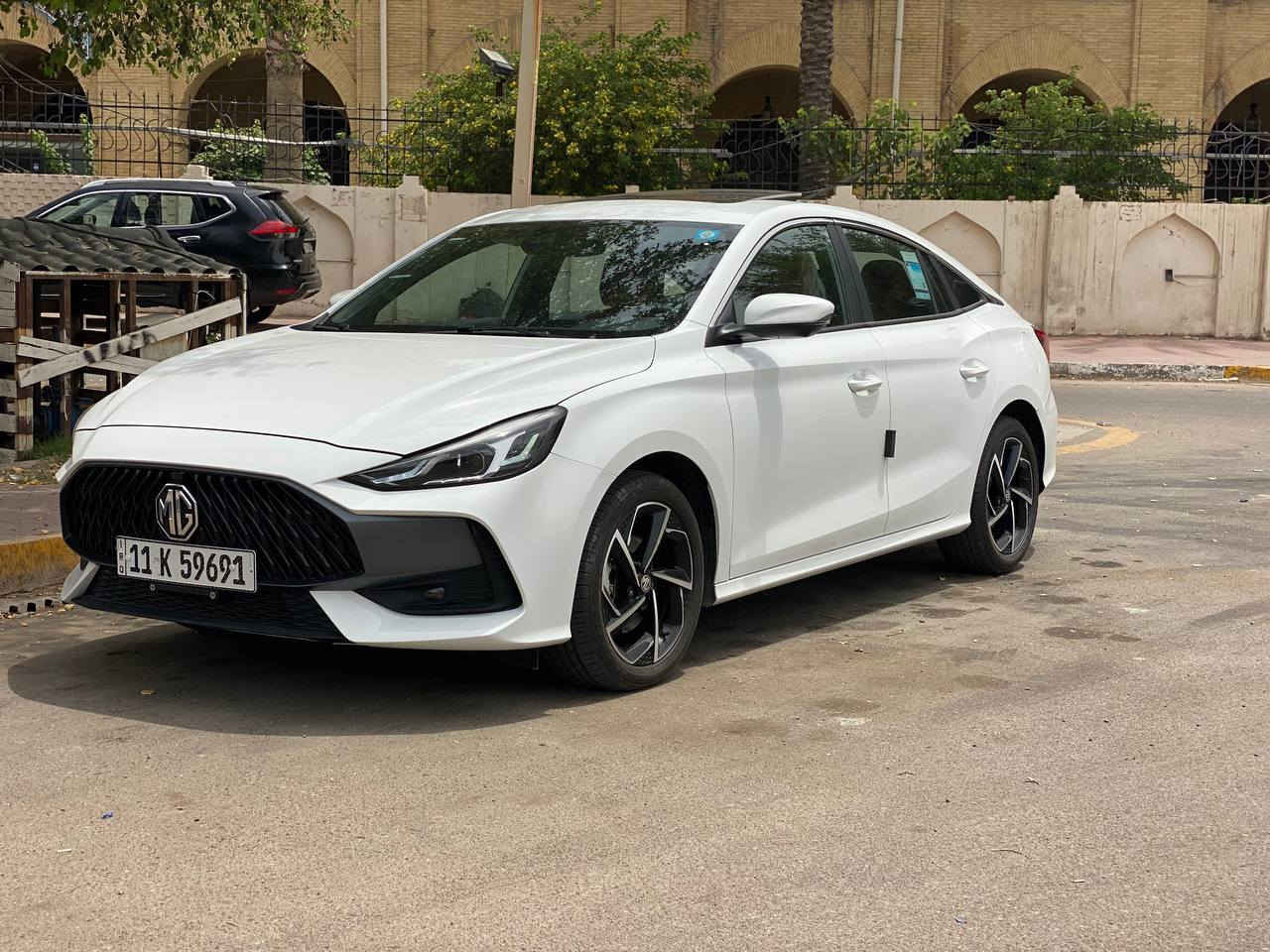 MG gt
موديل ٢٠٢٥
ماشيه ١٠٠٠٠ كيلو 
محرك ١٥٠٠ توربو 
مواصفات فول للاخير 
كشن كهرباء 
كامرات ٣٦٠ 
بصمه 
تبريد امامي خلفي 
شاشه تدعم ابل كار بلاي واندرويد اوتو 
مكفولة بدون ضرر او صبغ 
سعرها ١٣٨ وبيها مجال بسيط 
مكاني بغداد حي الجهاد 
***********
