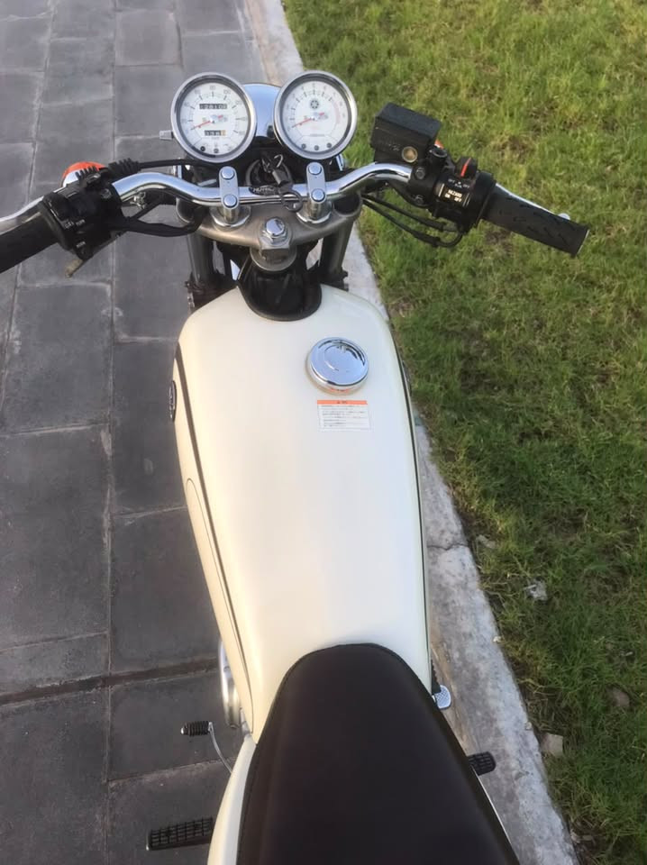 دراجة yamaha sr400
مديل 2013 نوزل حديث وارد يابان استيراد خاص
بحالة الوكالة بلادية بالكامل دخول حاوية بدون اوراق مكينة 400cc هندر بدون سلف كلاسيك***********

