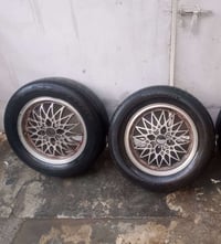 حاويه مع تايرات سعر 100 ألف زوج فقط المكان بغداد المنصور  07826505991