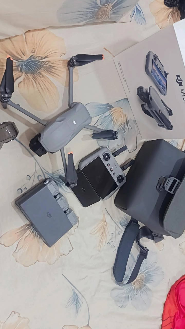 درون  Air 3  s
البيع. نضافه فول  

كامل ملحقات 

  تفاصيل خاص 

مكان بصره 

***********
