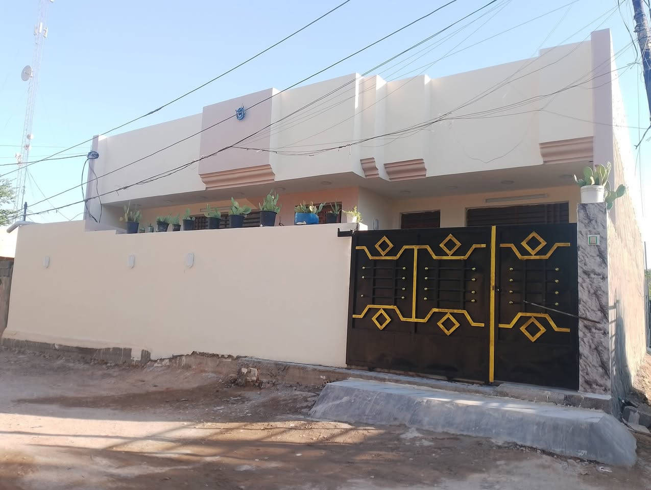 سلام عليكم بيت لبيع جديد بناء درجه اولا طابوك بيت ركن لفت المساحه 215
العنوان حيل بتول الزراعي شارع بيت دايش 
رقم الهاتف ***********
