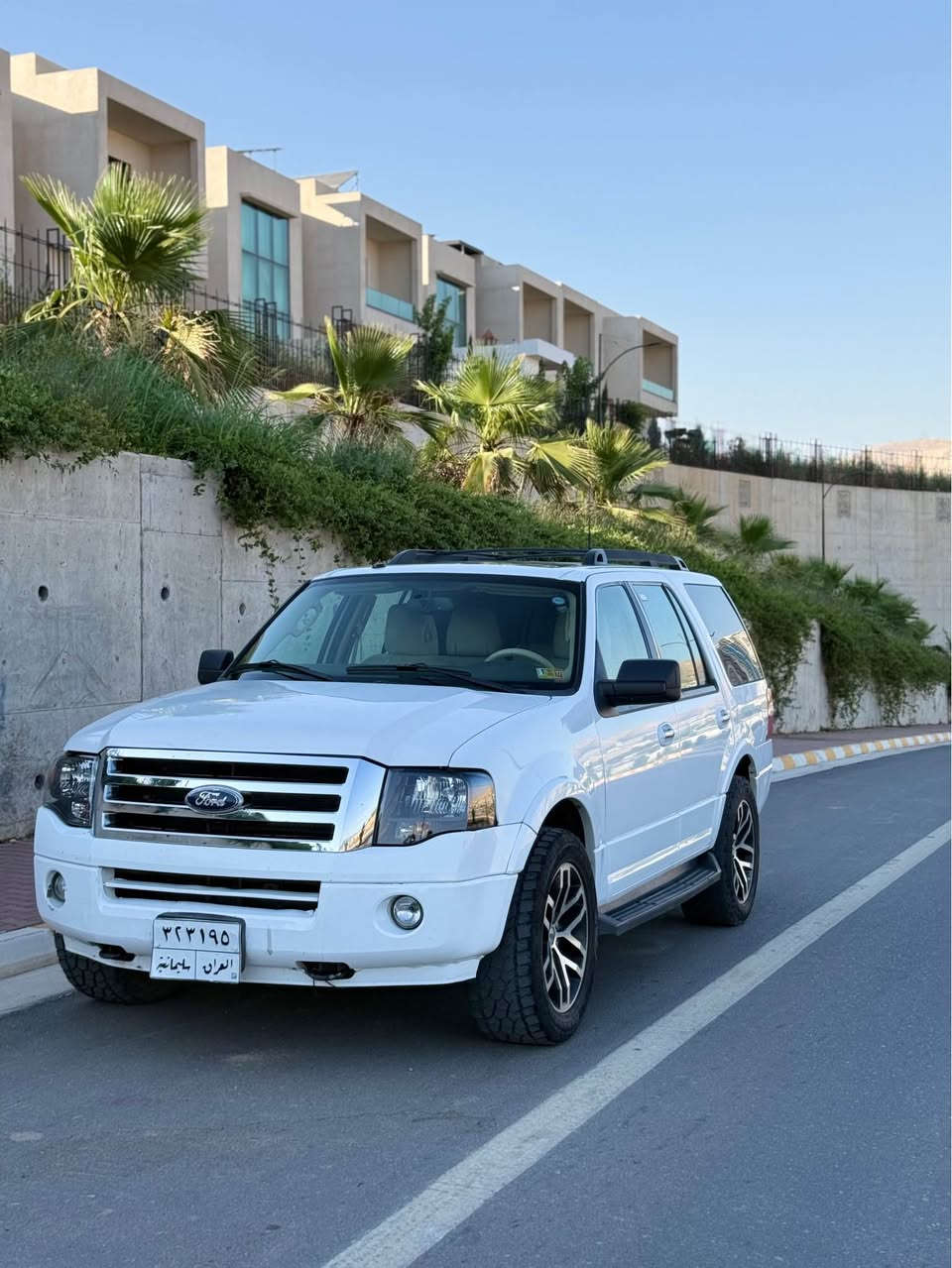 ford expedition 2014 niva
سفری شەریکەی نیڤا
بۆنیت گۆڕاوە بە بیلاد و بێ بۆیاخە
٩٧ مایل هەزار ڕۆشتووە
سەنەوی بەسەرچووە و بەشەرتی تەحویل
مەکینەی کراوەتەوە
سەیارەکە زۆر تازە و بێ مەسرەفە هەموو گیانی بەشەرت

*********** السليمانية, العراق
