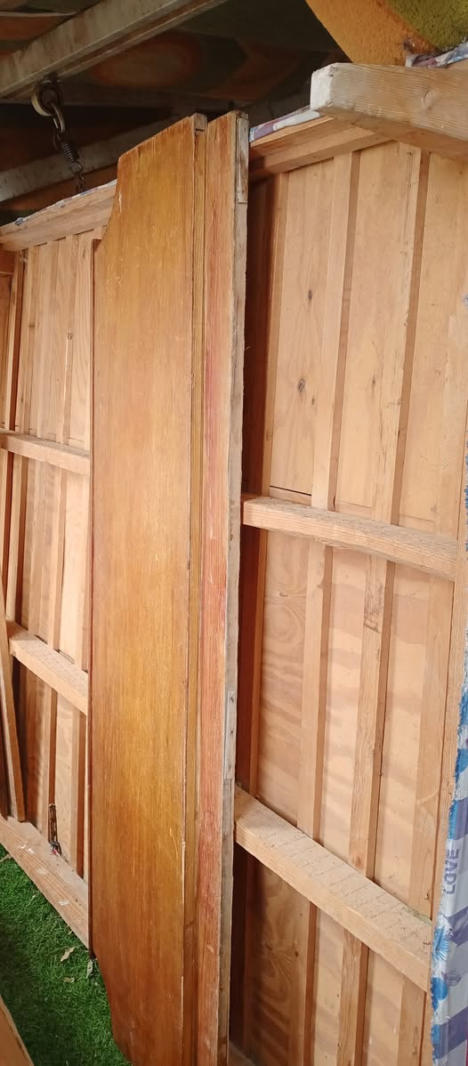 جربايه ام النفرين الخشب القديم القوي وياهه التاج مالتهه اوياهه مندر تعبان مو كلش نضيف للبيع ب 50
رقم الهاتف ***********
