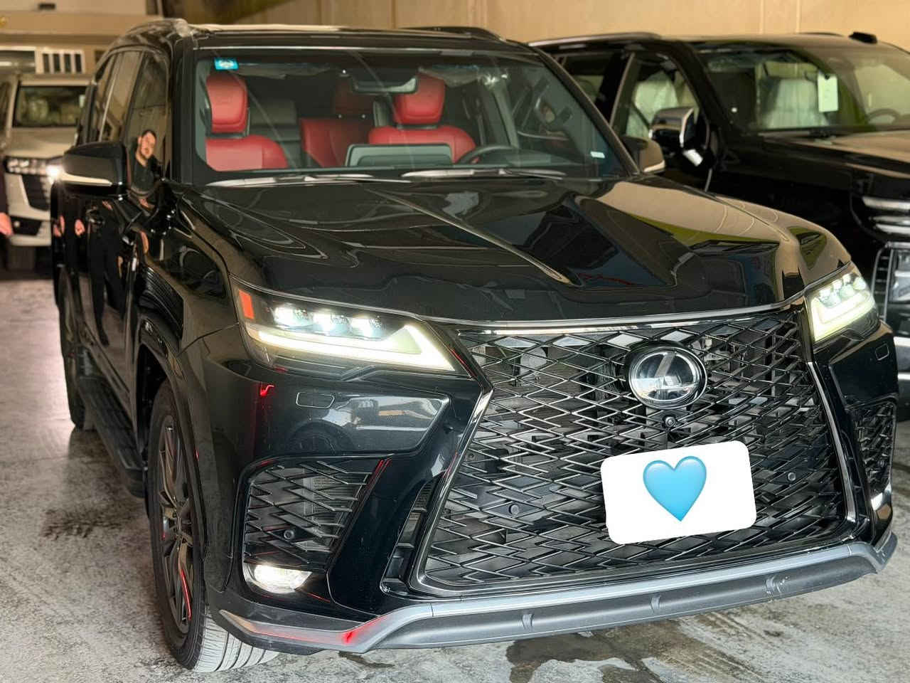 السلام عليكم 
لكزس 2023 fsport
ماشية 36 الف كيلو متر 
مكفولة السياره ماعدى رصعه بالذيل مال جاملغ الامامي الايمن ومسحوبه pdr
رقم بغداد 
بوب شفط وشاشات بالتجاوي الخلفيه
سعرها:119.500الف دولار وبيها مجال بسيط
للاستفسار اكثر:***********
مكانها معارض النهضه شركة اللامي
