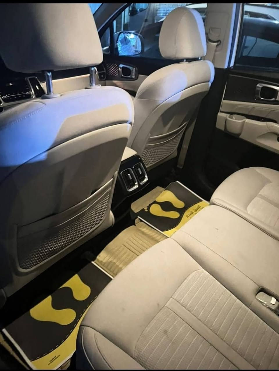 السلام عليكم اخواني الاعزاء
سورنتو موديل ٢٠٢٣ نص فول السيارة نظيفة والحمدالله وباسمي ورقمه بغداد الدولي ماببه اي نقص بصمة تشغيل عن بعد شا؛ ة نفكيسن وكاربلي وبلوتوث كير ماوس ٤وضعيات قيادة سايد بريك كهرباء مري شفط ترحيب ٣ قطع تبريد دشبول اضاءه ٨ الوان شاحن لاسلكي بيه طعجه بالباب الي وره فقط ممصلح لان الصبغ مواكع ماشية ٨١ قابلة للزيادة السعر ٢٨٢ وبيه مجال للشراي ويارب يرزق الجميع
مكان السارة بغداد رقم الهاتف ***********
