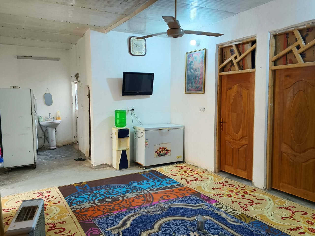 بيت للبيع في حي الحكيم قرب غسل هيثم الچليباوي مساحه ١٢٠سقف سانتويج استفسار اكثر الاتصال على ***********
