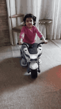 السلام عليكم ألعاب أطفال للبيع بالة مستخدم شحن  عنوان بغداد جديدة الامين الثانية رقم تليفون ***********
