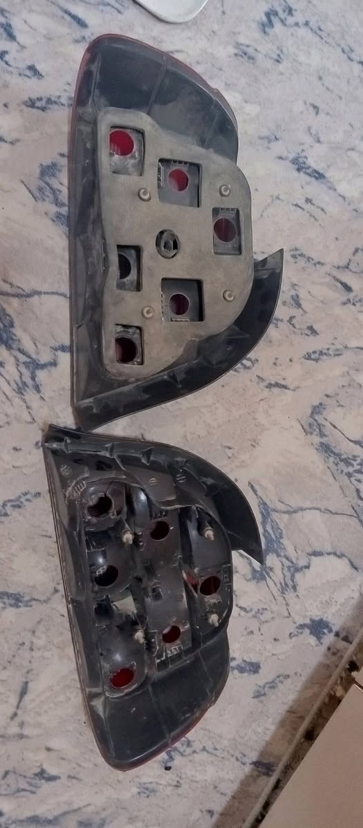 السلام عليكم عندي ضفيره كامله مال غاز هي والنوزلات.المانيه موضحات بل صور ترهم على المحرك ال30 الاكس فايف والصقر والكاسحه اي محرك 6 سلندر وبك لايت مال صقر 2000 اصليات مو تجاري ***********
