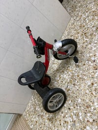 بايسكل طفل وسيارة طفل وجهاز بايسكل طبي للبيع و مكنسة كهربائية