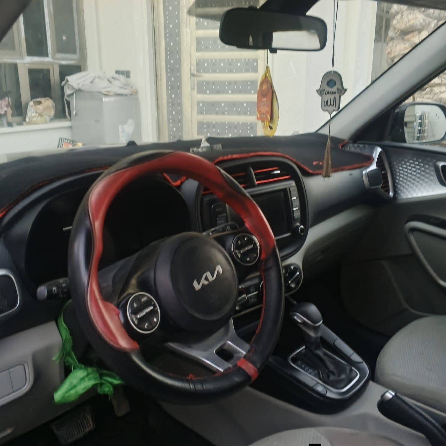 كيا صول موديل 23 رقم بغداد لون اسود داخل بيجي مكينة ٢٠٠٠ دوش ماشية ٦٠  حادثها جاملغ الايمن من يم المازدة بدون شاصي وجزء من البنيد بي صبغ 137  وبيها مجال  اني مكلف بالنشر ...الاستفسار اكثر اتصل ع صاحبها ***********
