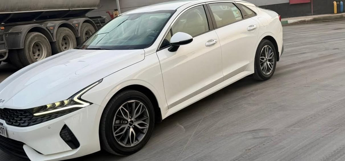 السلام عليكم 

للبيع K5 كي فايف 2023 
خليجي 
نم ام الضمان
رقمها شمالي  بسمي تحويل وكاله حاضرمباشر 
فول مواصفات
محرك 2000 
حساسات امامية خلفية 
كامرة خلفية 
بصمة 
تشغيل عن بعد 
قطعتين تبريد 
انظمة قيادة 
شاشة تدعم ابل كار بلي 
مري شفط و اشاير بالمري 
مقاعد جلد و بدون فتحة سقف 
ماشية29الف كيلو 
مكان السيارة بغداد الشهداء البياع قريب جامع الكبيسي 

السيارة  ع ايدي   
و كل غراضها الاصلية وياها بدون اي نقص 
كفالة عامة بدون بدون قطرة صبغ 

بيها ملاحضات بسيطه جدا  

للاستفسار الاتصال على الرقم   

0773 273 0248

شكراً جزيلاً
مكلف بلنشر
