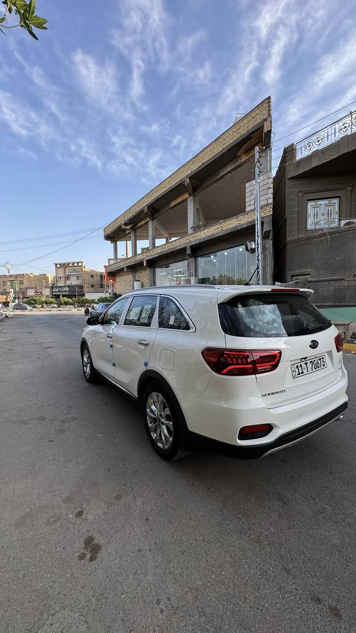 السلام عليكم سورنتو 2019 رقم بغداد نكليزي  بسمي  خليجي كفاله عامه حتا من البراد جديدة كارتون مال بيت ماشيا120 فول موصفات ما عدا البنيراما موصفات معروفه محرك6 سلندر كفالة  تايرات جدد تبريد ثلج جاهزه لاخير السعر 255 مكاني ناصرية مركز لستفسار اتصل***********
