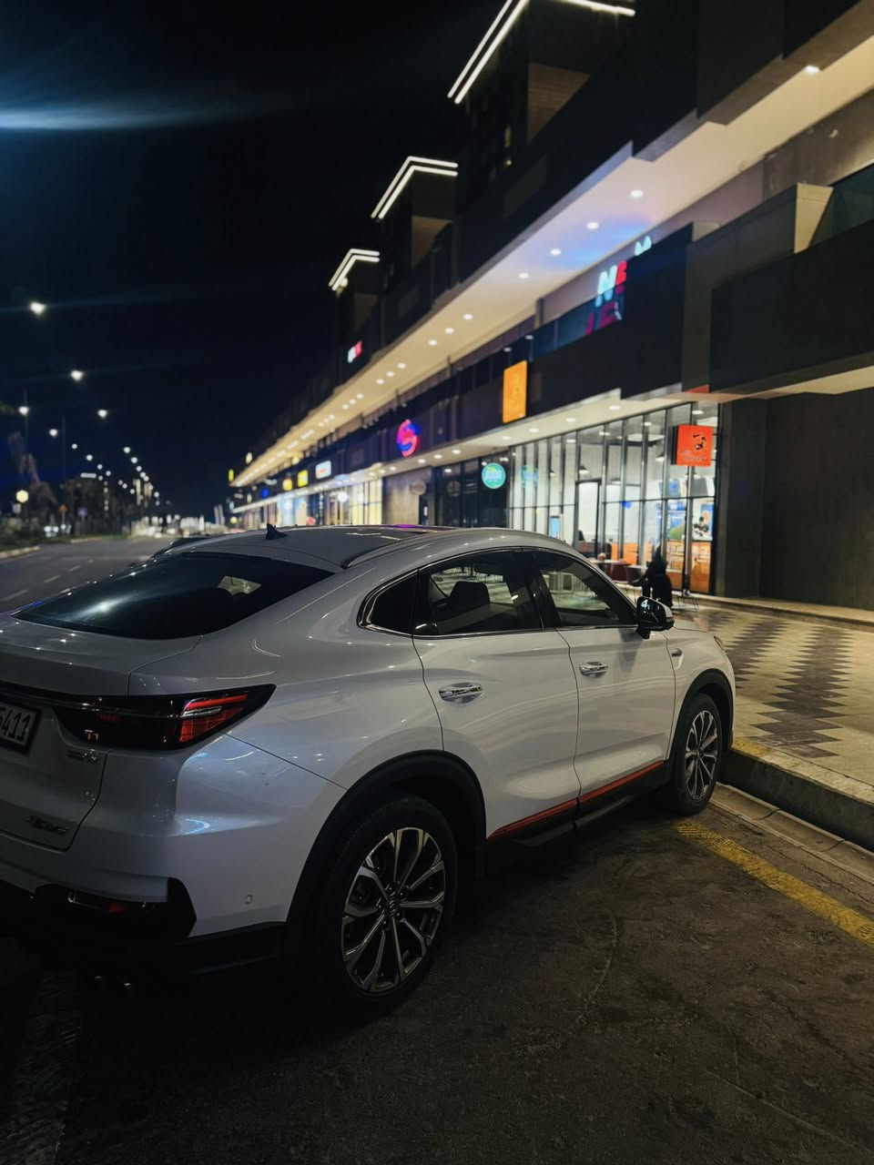 شانجان CS85 موديل 2022
شانجان CS85 موديل 2022
السياره مابيها اي نقص كاملة مكمله فول للأخير اعلى مواصفات 
  
* محرك 4 سلندر  سعة 2.0 تيربو  بقوة 233 حصان /360 نيوتن متر
*ماشيه 75 الف كيلو
* بانزين عادي تاخذ السياره مو فقط محسن
* ناقل حركة 8 سرعات  * دفع امامي 
* أنماط القيادة (عادي اقتصادي رياضي ثلوج) 
* وسائد هوائية امامية   * وسائد هوائية جانبية
 * نظام مكابح مانع الانغلاق (ABS) 
* توزيع قوة الكبح الكترونيا (EBB) 
 * نظام مراقبة ضغط الهواء فى الإطارات (TPMS) 
 * نظام الحفاظ على الثبات 
 * نظام المساعدة على صعود المرتفعات 
* نظام المساعدة على  نزول المنحدرات 
* المكابح توقف ذاتي كهرباء 
* حساسات امامية 
* حساسات خلفية
 * كاميرا 360 درجة 
 * نظام 4.0 APA  الاصطفاف الذاتي 
* الاصطفاف للسيارة بنظام الريموت 
* نظام القيادة المساعد   * نظام كشف المنطقة العمياء 
* نظام تحذير الخروج عن المسار 
 * نظام التحذير للاصطدام من الامام 
 * نظام مكابح الطوارئ  الأوتوماتيكي
* ويل كب 19انش  
* سقف بانوراما 
* مصابيح امامية LED  * أضواء نهارية LED     
* مصابيح ضباب 
 * اضاءة ترحيبية عند  الدواسات 
* مرايات كهرباء مع تسخين
 * حساس مطر لتشغيل الماسحات
* مثبت سرعة
*  تشغيل عن بعد 
* تشغيل بصمة
 * صندوق خلف كهرباء  * مثبت سرعة متكيف (رادار) 
* شاشة عدادات 10.25 انش
 * مقاعد جلد 
 * تعديل مقعد السائق8 اتجاهات كهرباء 
 * تعديل مقعد الراكب 4 اتجاهات كهرباء 
 * ذاكرة لمقعد السائق 3 وضعيات
* تدفئة وتبريد المقاعد الامامية 
* شاشة وسائط  12.3 انش  
* بوصلة القبلة 
* خاصية عرض شاشة الجوال 
 * عدد 8 سماعات 
* فلتر تنقية الهواء 2.5 PM من الكاربون النشط 
* معدل استهلاك الوقود 14.1 كلم/لتر
السعر 170
مكان السياره بغداد للتواصل *********** فقط اتصال او واتساب غير متوفر ماسنجر
