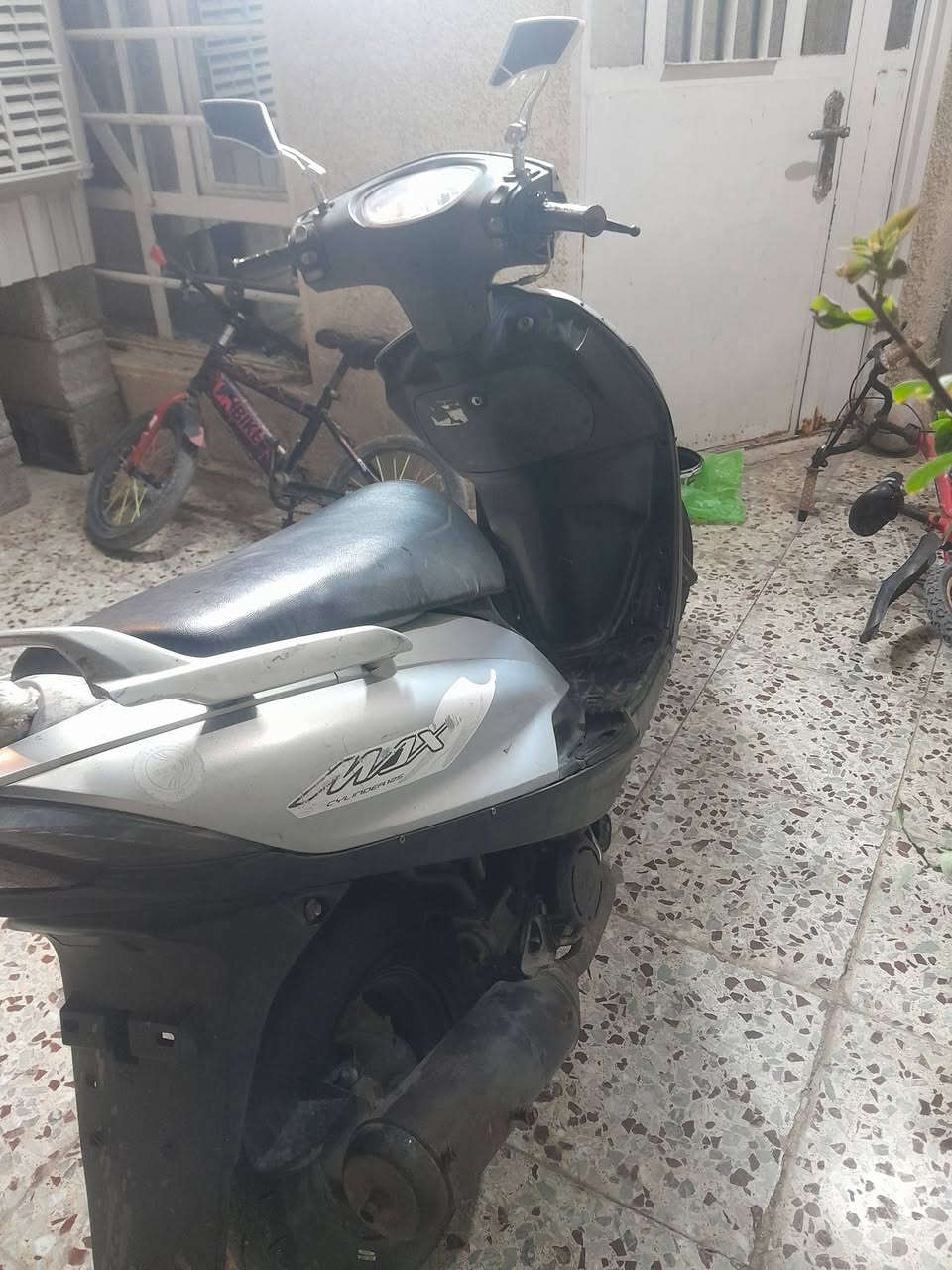 ماكس سرعته ١٤٠ نضيفه كلش بلادي مجفته قبل ٣ تيام كله اصلي نكره سلف السعر ٢٨٠ وبيه مجال ***********
