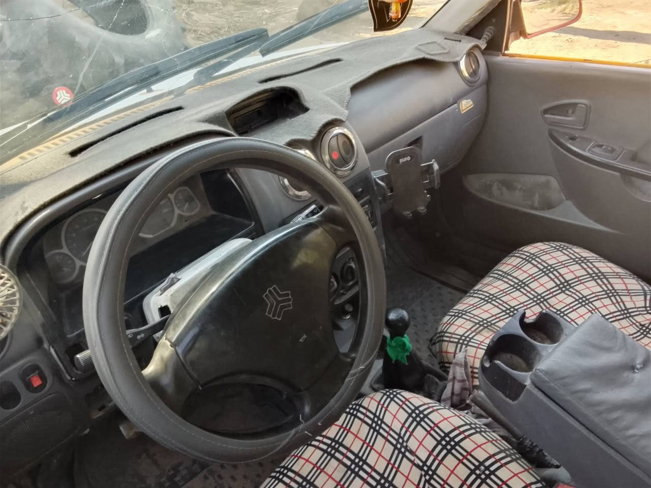 سلام عليكم سايبه موديل 11 نفغ
رقم بصره  حداديه جديده شواصي 
جدد كهربائيات كله شغاله تخم تاير 
جديد مسجل ربع سماعات محرك وكير جدد
بدون تحويل اكفلك سرقه وعشائر 
ناعمه بالشارع السياره خير من الله 
*********** الديوانية 
جاهزه السياره  ١١ وبيه مجال 
مراوس
