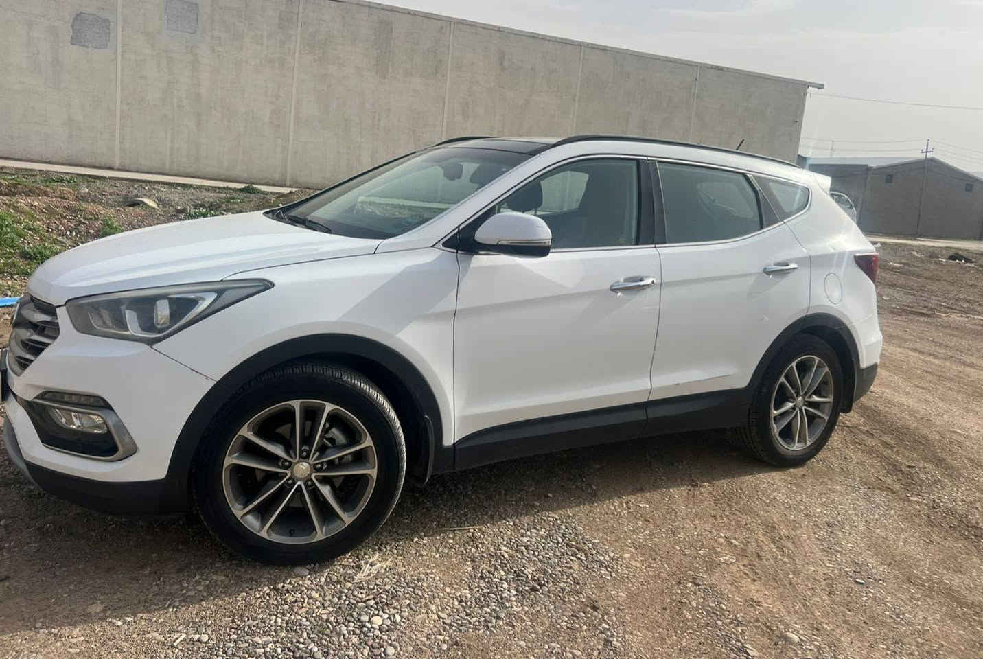 السلام عليكم
سنتاڤي 
الموديل: 2018
فول مواصفات
4 سلندر
صبغ عام من الشركة 
بدوون ضرر شرط الفحص
رقم السيارة اربيل 
مكان السيارة اربيل 
السعر/180$ ورقة بيها مجال 
للتواصل /***********
