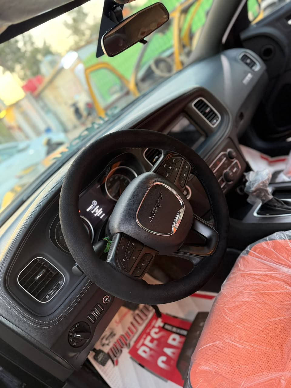 السلام عليكم
جاجر بوليسي مديل 2023ماشيه 21حادث برفق بلصور مع السونار مكينه 5700ارتي  السعر 200$وبيها مجال رقم *********** المكان الشعب البنوك
