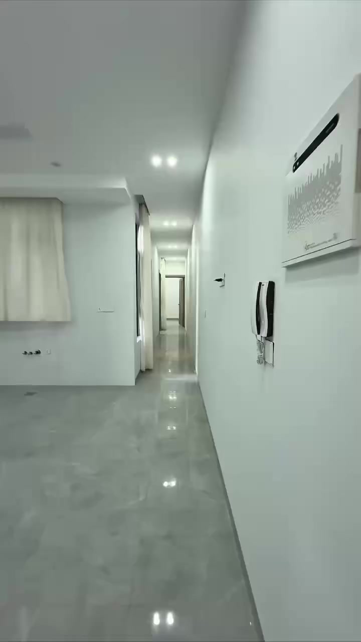 🏠 سكن طالبات – حي دراغ / المنصور
📍 قريب جداً من جامعة التراث (3 دقايق مشي)
شقة جديدة وحديثة
مؤثثة (كاونتر سنك + سبالت + بردات + سخان + ماطور)
العدد الحالي: 4 بنات
مطلوب طالبة تشارك الغرفة ويا بنتين
💰 الإيجار: 166 ألف
📞 ***********
📩 @ZA_ID715 👌
