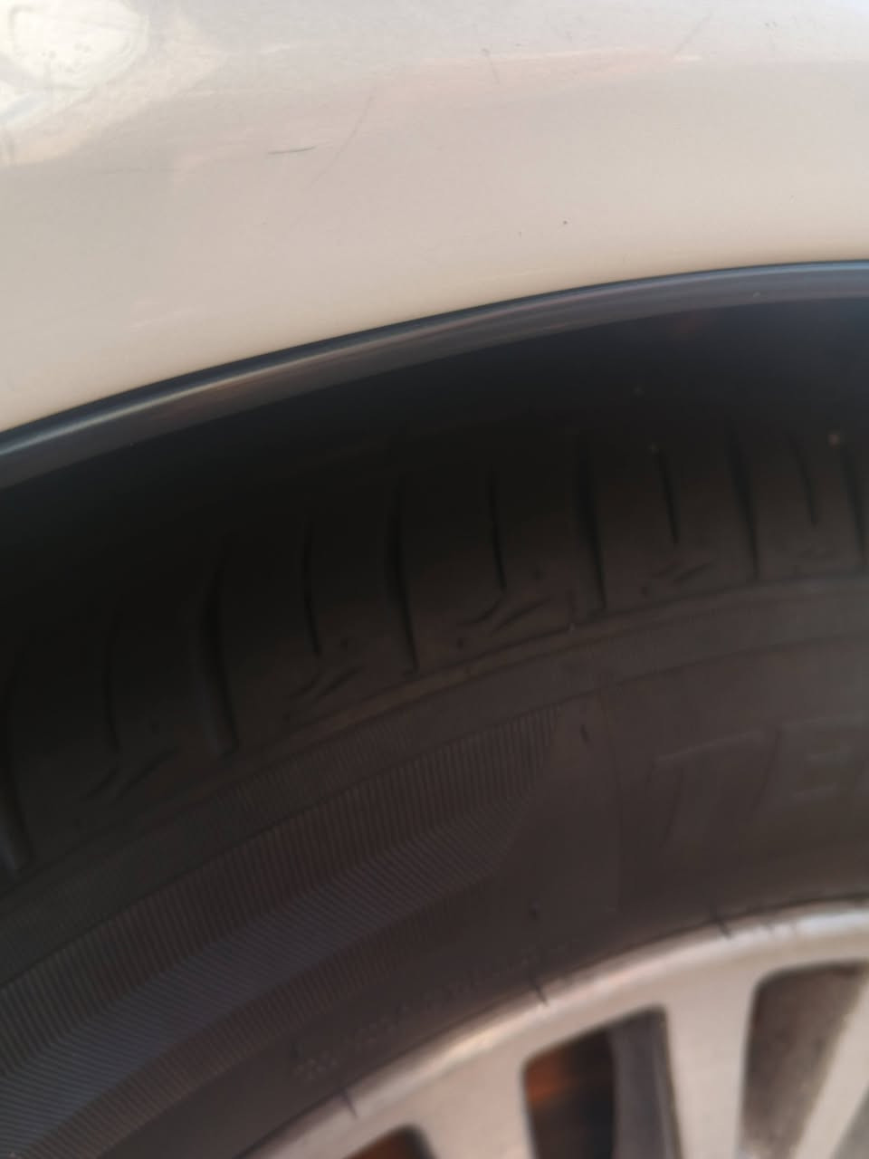 سلام عليكم للبيع تخم تايرات جدد هنه والوياله السعر 275مكانهن بغداد المحموديه ***********
