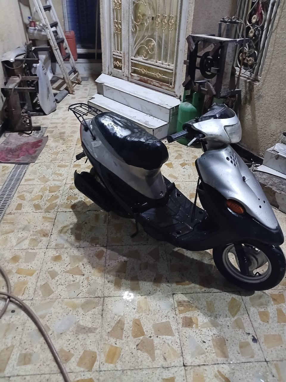 سلا عليكم دراجه 9ازروف البيع دراجه كامله من كلشي مامفتوحه كهربائيات كلها شغاله سلف وهندر بس الكفر الكدام عينك سعرها 350 مكاني البصره المطيحه ***********
