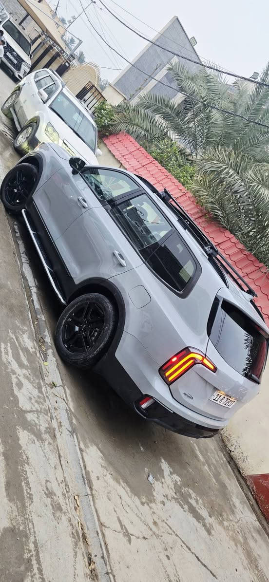 تيلورايد سمنتي اكس لاين  برستيج اعله قئه بيهن
حادث موضح بل صور موديل 24 ماشيه 15
مرقم شهداء دخول جديد 

السعر مناسب 26500 يعني 265 ورقه 
*********** اسيا 

*********** زين 
المواصفات 
1 بصمه ابواب وتشغيل وصندوق 
2 فتحتين بانوراما 
3 خمس كامرات 360 درجه 
4شاشه جبيره كار بلي
5 داخل اسود  منفصل
6 كشنات جلد ومساج 
7 رادار امامي توقف ذاتي 
8رادار خلفي ايضا توقف عند الخطر 
9نقاط عمياء 
10 قيادةذاتيه 
11 حساس امامي
12حساس خلفي 
13 سبعه راكب 
14ثلاث قطع تبريد منفصل
15تحكمات فول 
16لايت عدستين زنون
17 داخل صاج 
18لدات داخليه 14 لون
19انضمه قيادة خمس انضمه
20 تشغيل عن بعد
21 بردات خلفيه 
22تدفئه تبريد كشنات امامي 
23تدفئه تبريد كشنات خلفي 
24صندوك كهرباء ذكي
25 مري شفط
26مري قلاب عل بك وأشاير مري
27خزن كشنات ميموري 
28 دمام صوت وسستم هارمن طاردني
29 تفتح كامرات بل دشبول ويا لاشاره
30 اوتو هولد
31هند بريك بصمه 
31منفصل سياحي
33منافذ شحن بكل الكراسي
34 ويل كب 20 بلاك
35 محرك 6 سلندر 3800 
36سقف كنتارا شامو 
37 ستيرن رجاج اثناء تنبيه
38لدات امامي خلفي 
39اناره داخليه بيضاء 
40 داتا شو
41 فور ويل 4x4
وبعد هواي مواصفات من حساسات اطارات وامطار وغيرة الى اخره
